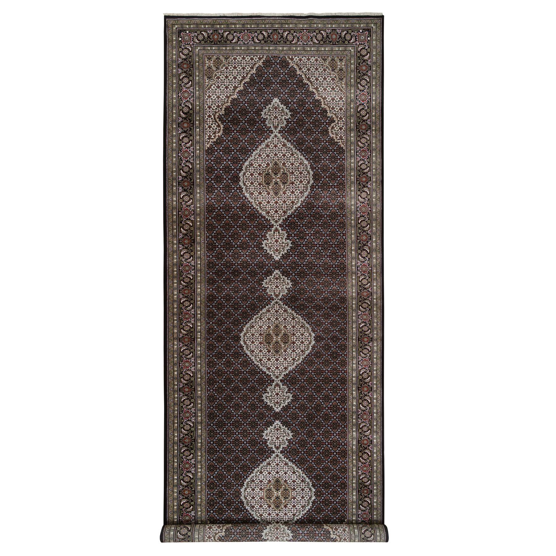 Traditional Rugs LUV574578
